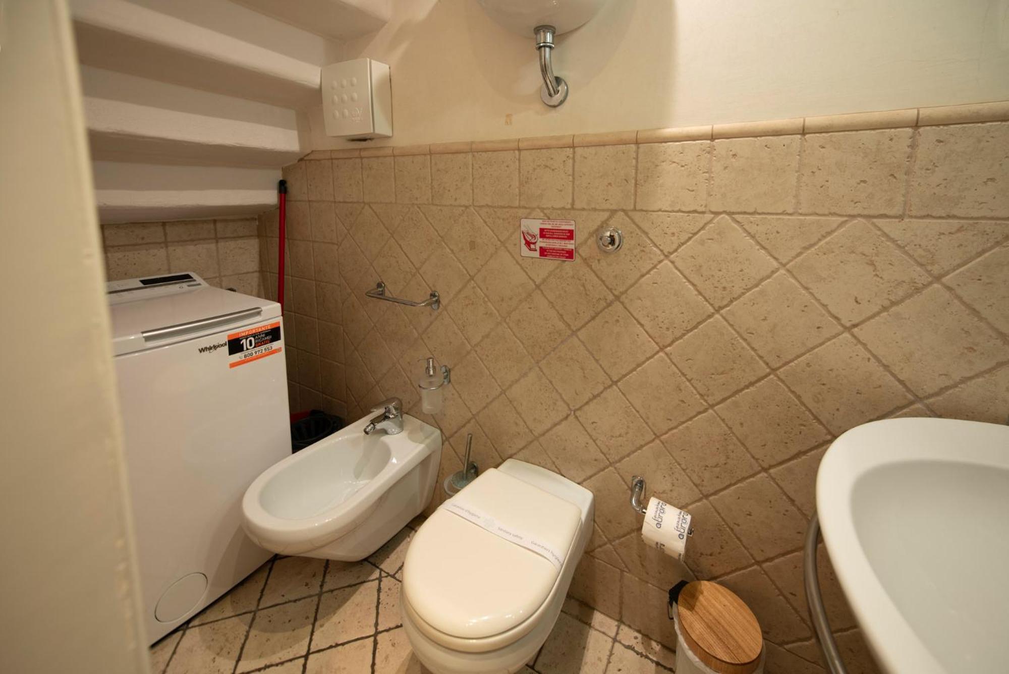 Terme Apartment By Mamo Florence Luaran gambar